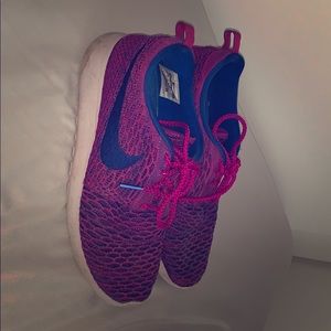 Nike Roshe Fly Knit